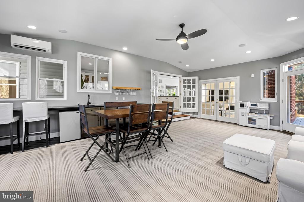 4 QUAIL COVEY COURT
