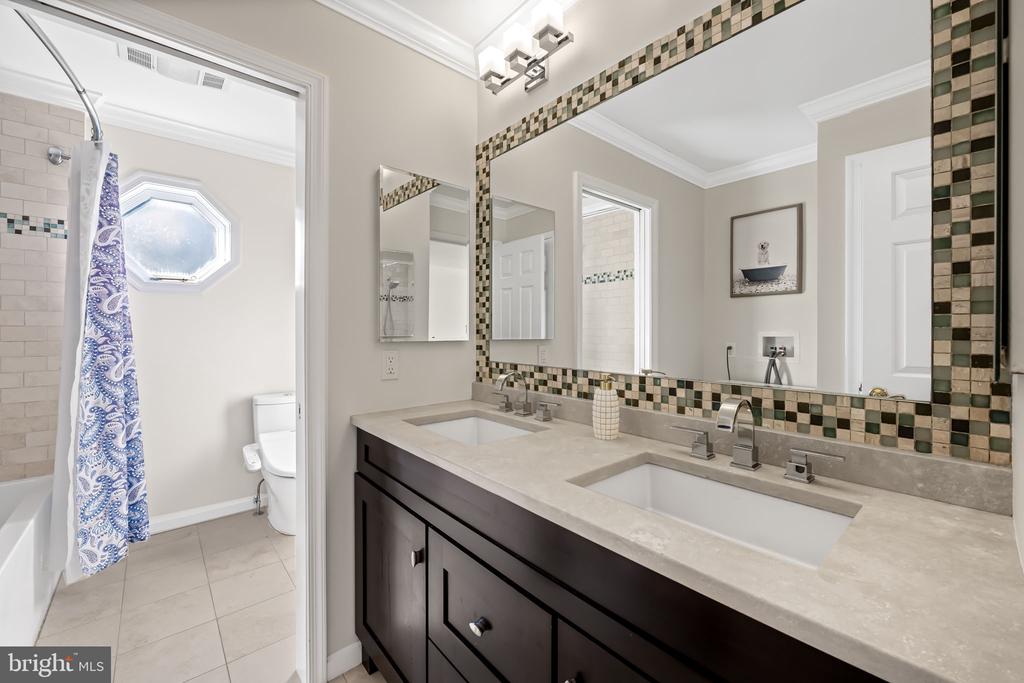 4 QUAIL COVEY COURT
