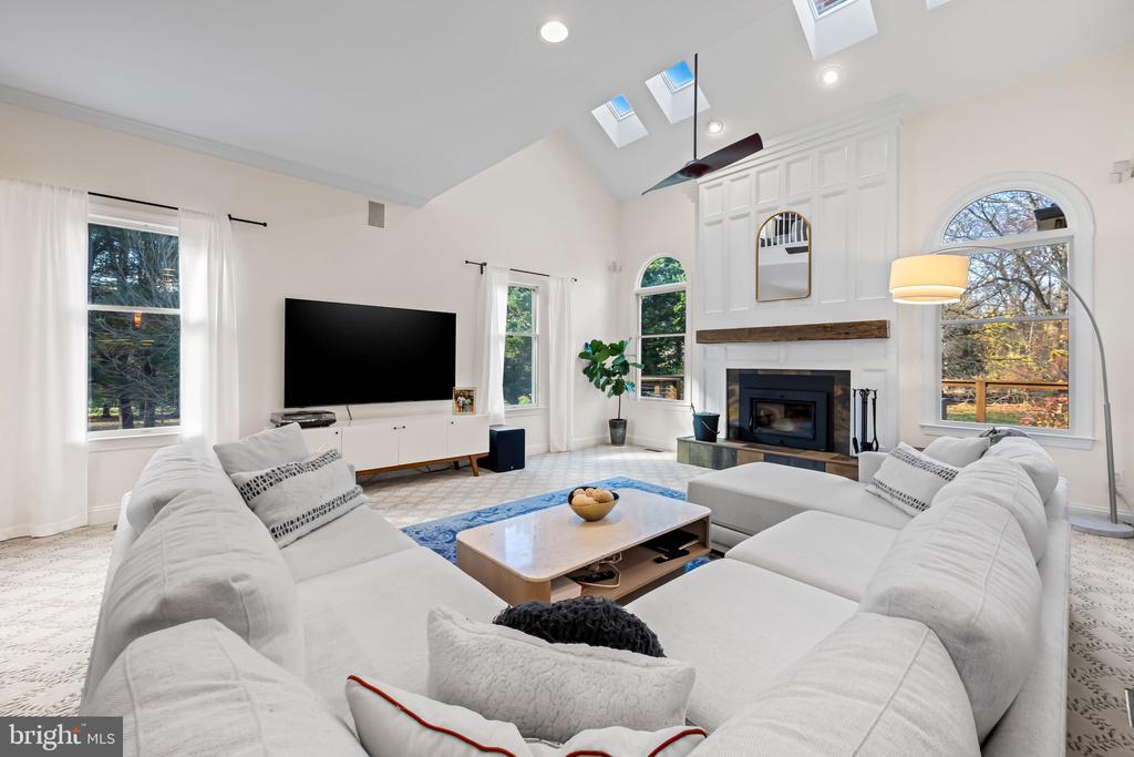 4 QUAIL COVEY COURT