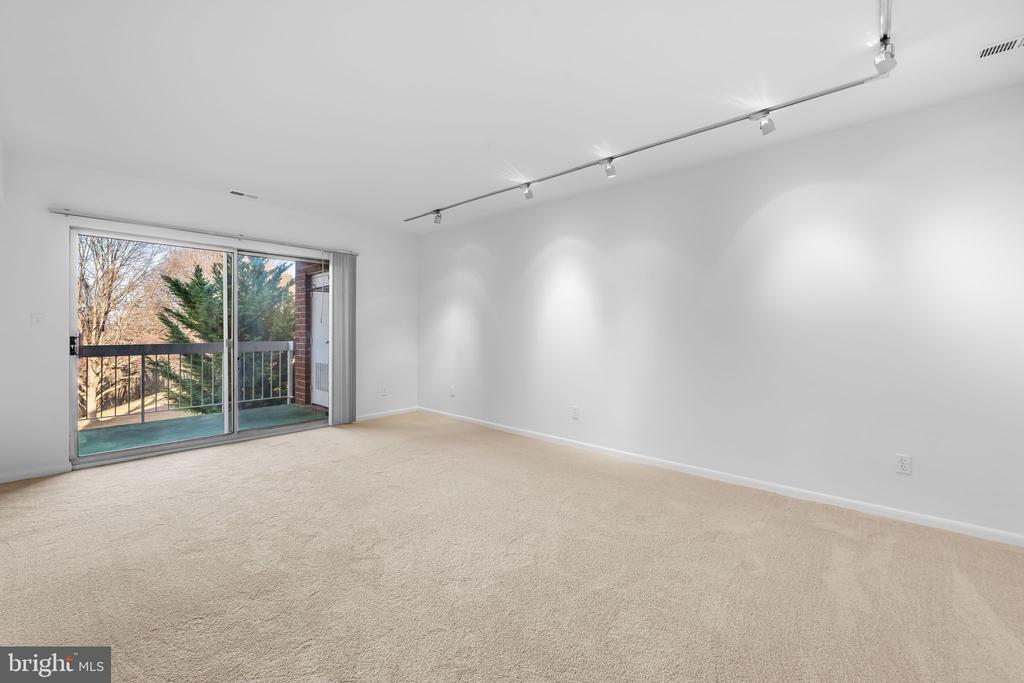 6 BELMULLET COURT 202