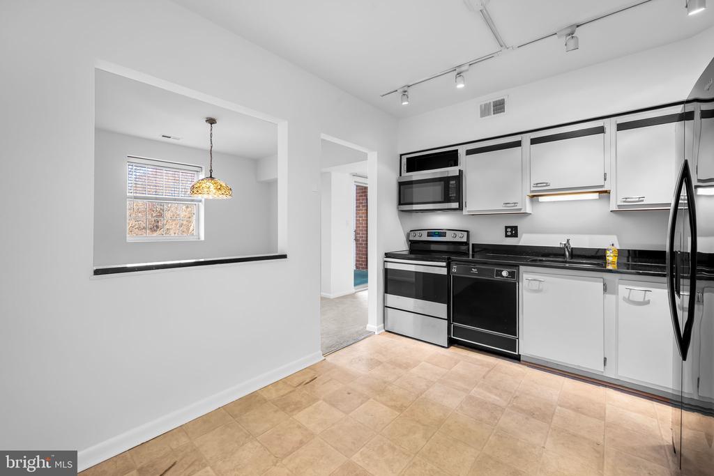 6 BELMULLET COURT 202