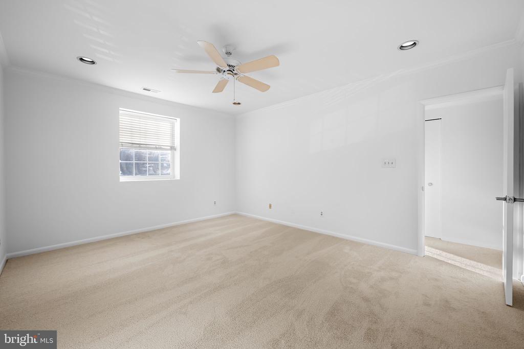 6 BELMULLET COURT 202