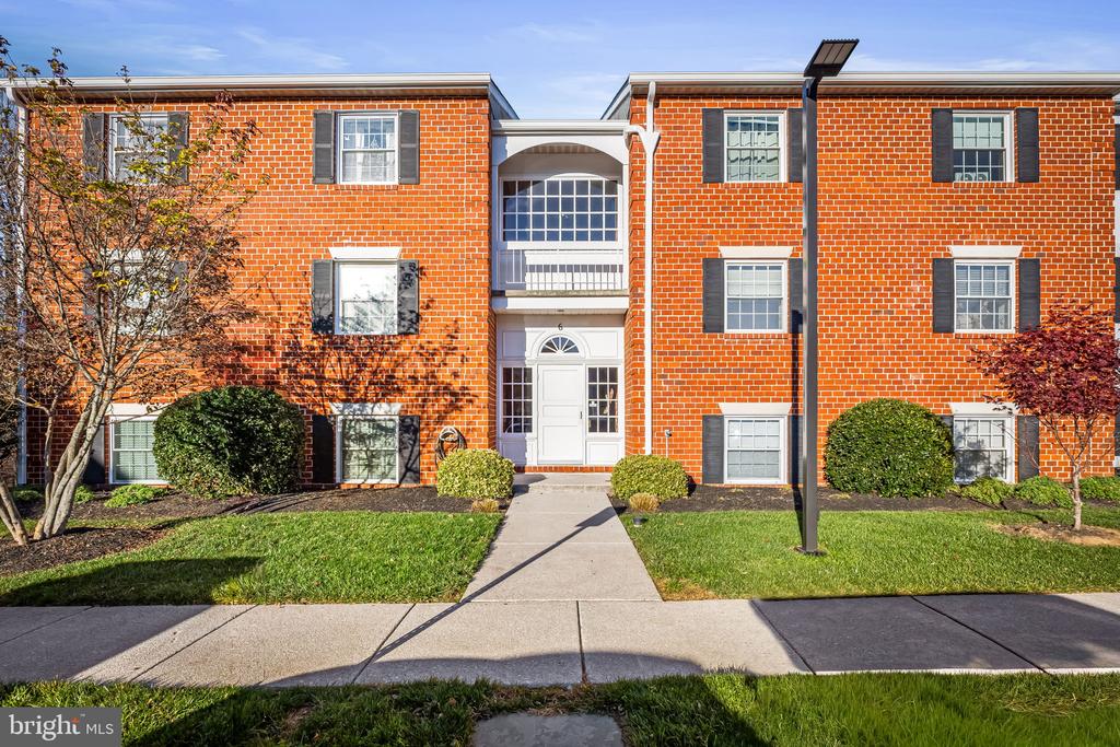 6 BELMULLET COURT 202