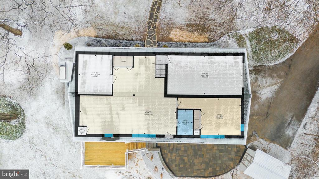 901 DOGWOOD HILL COURT