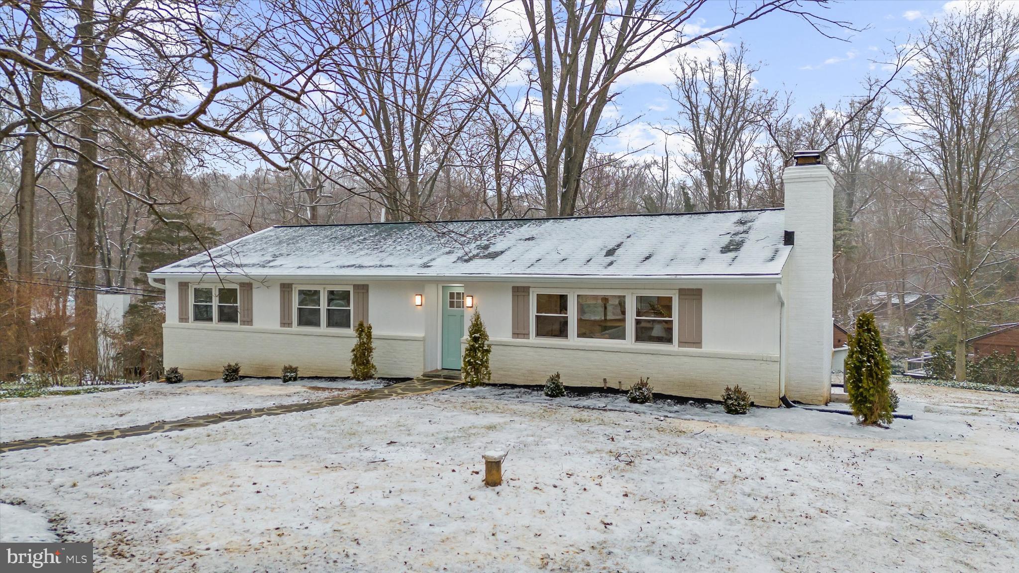 901 DOGWOOD HILL COURT