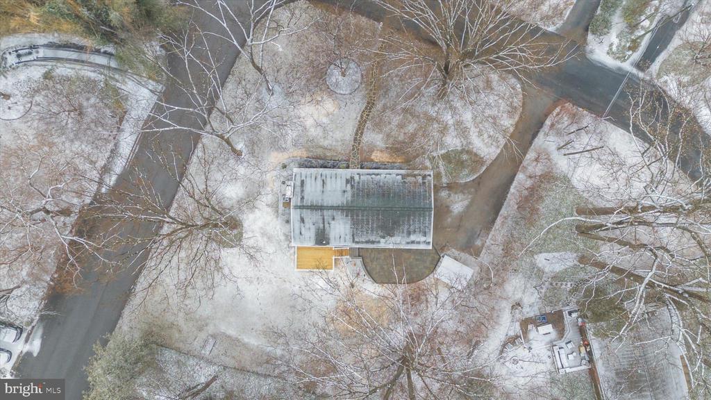 901 DOGWOOD HILL COURT