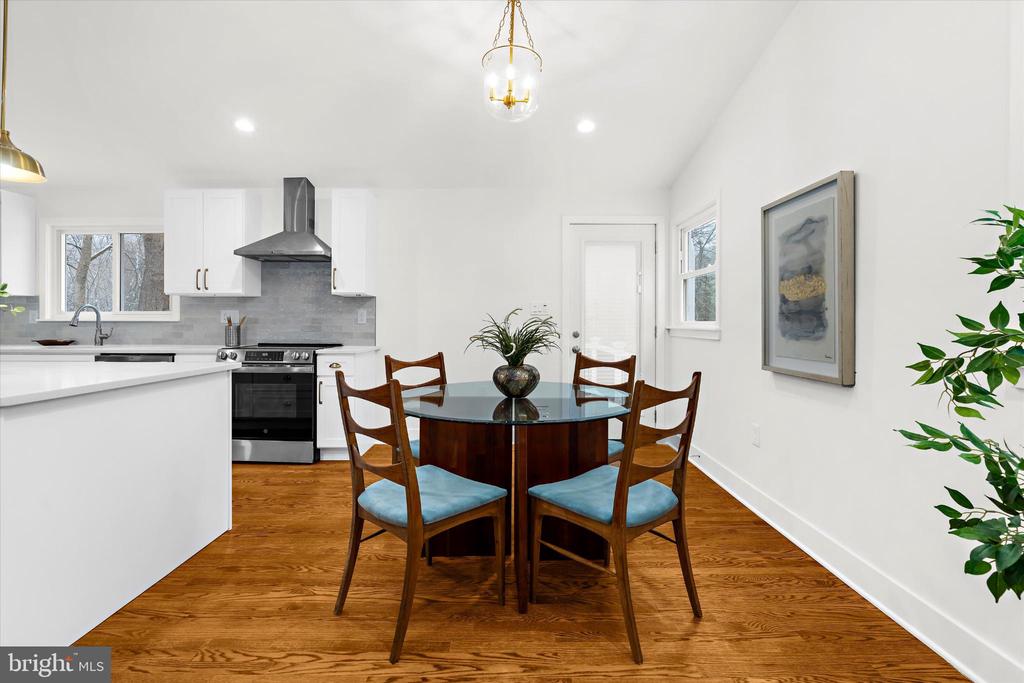 901 DOGWOOD HILL COURT