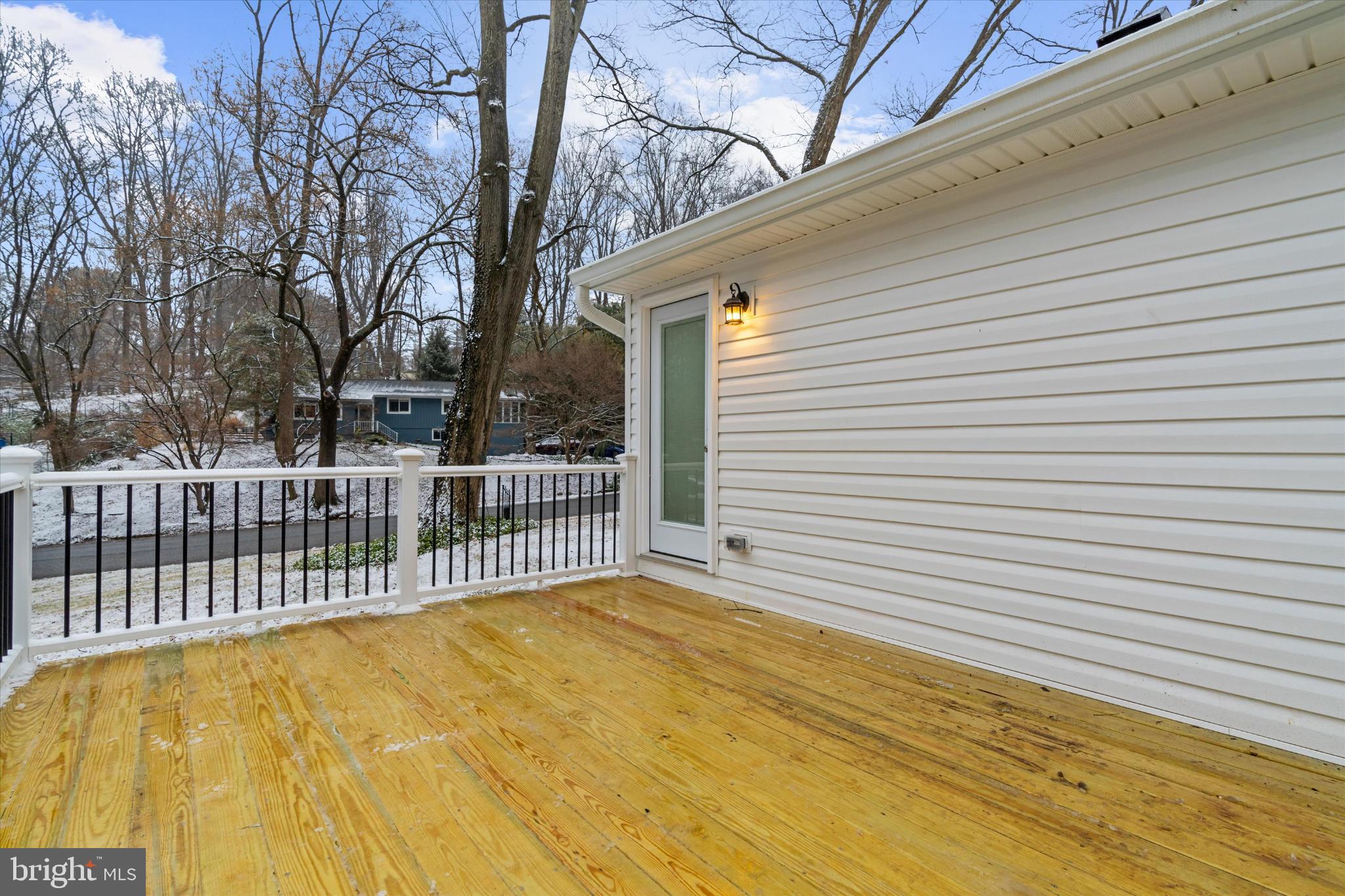 901 DOGWOOD HILL COURT