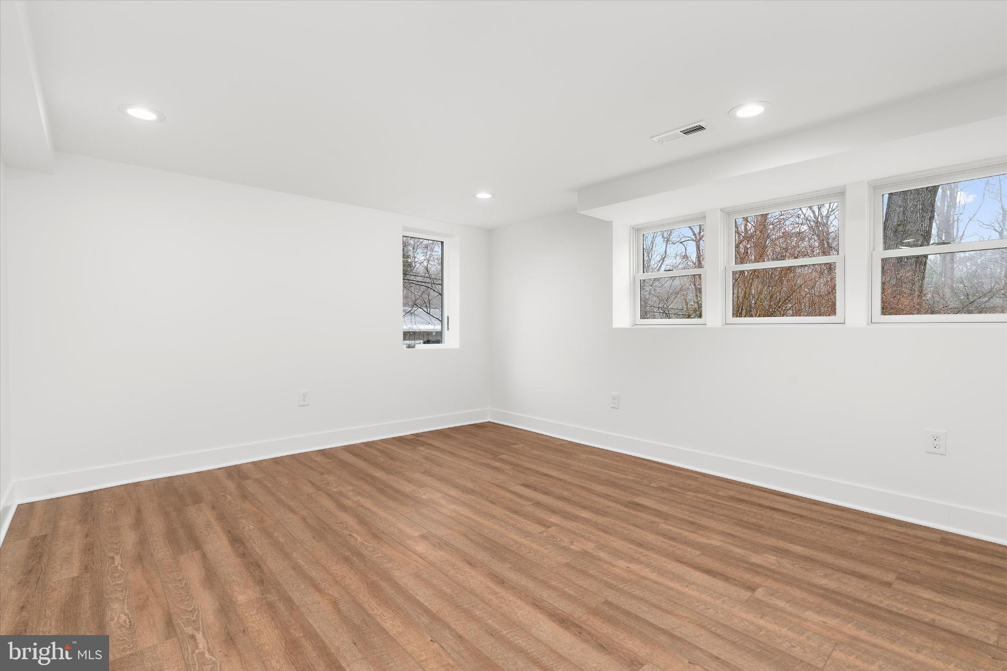 901 DOGWOOD HILL COURT