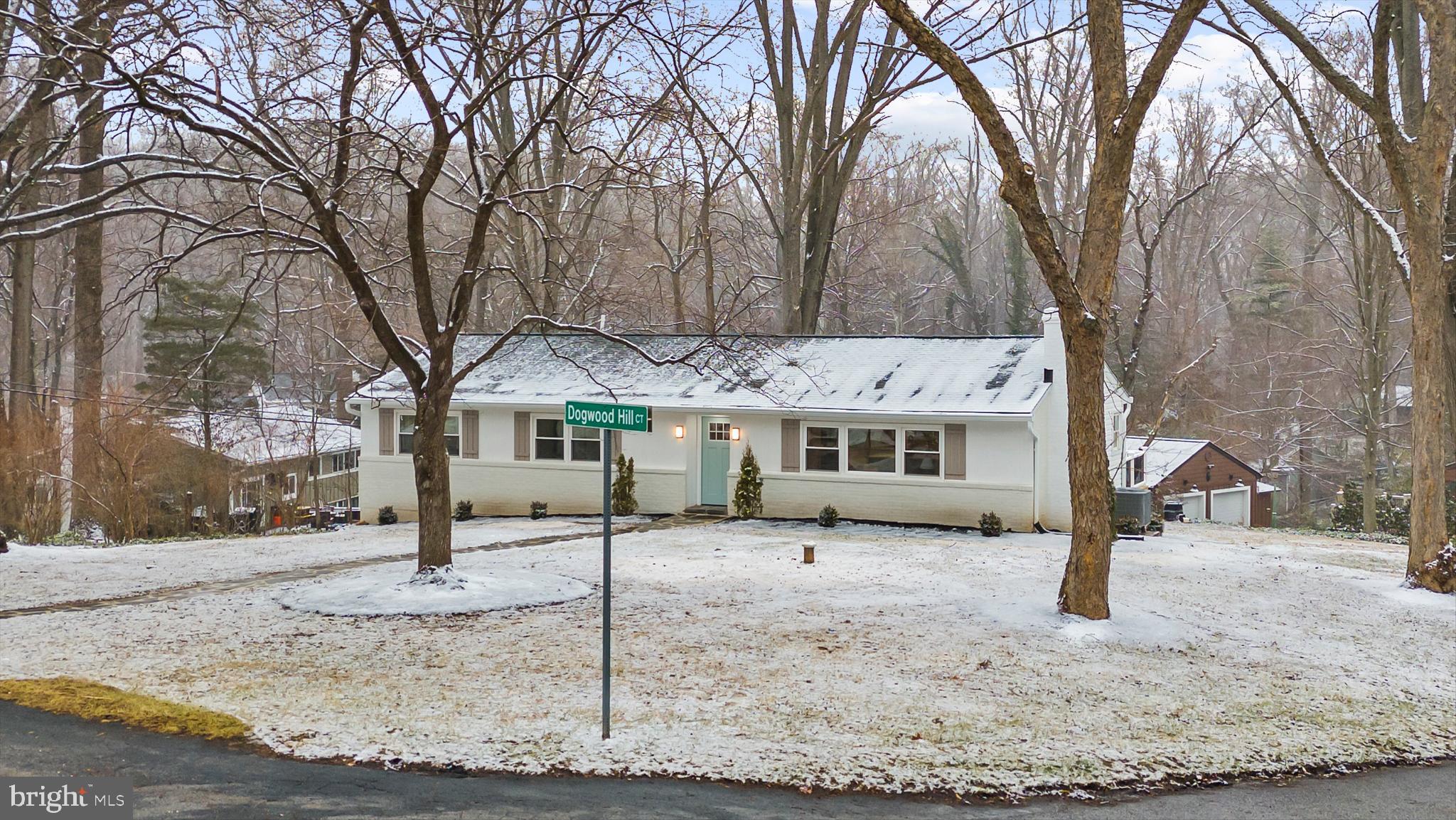 901 DOGWOOD HILL COURT