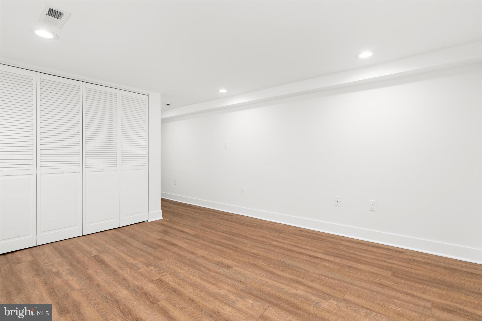 901 DOGWOOD HILL COURT
