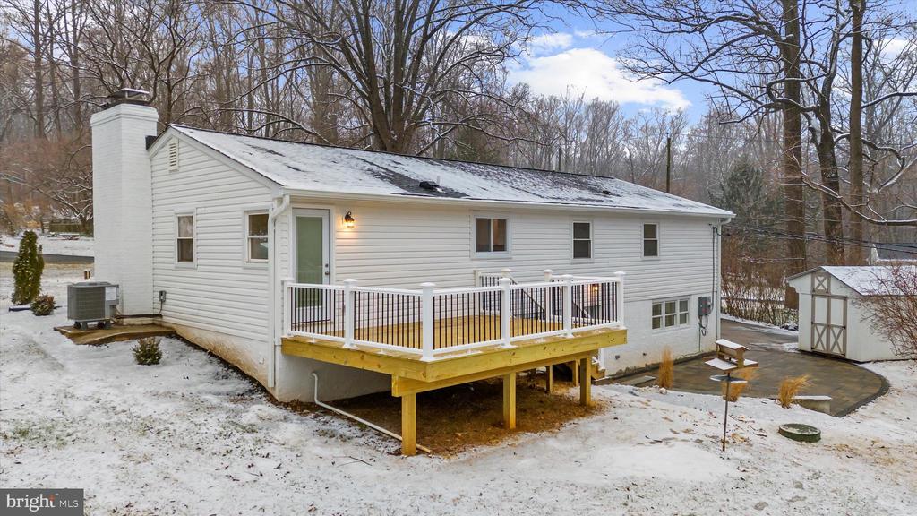 901 DOGWOOD HILL COURT