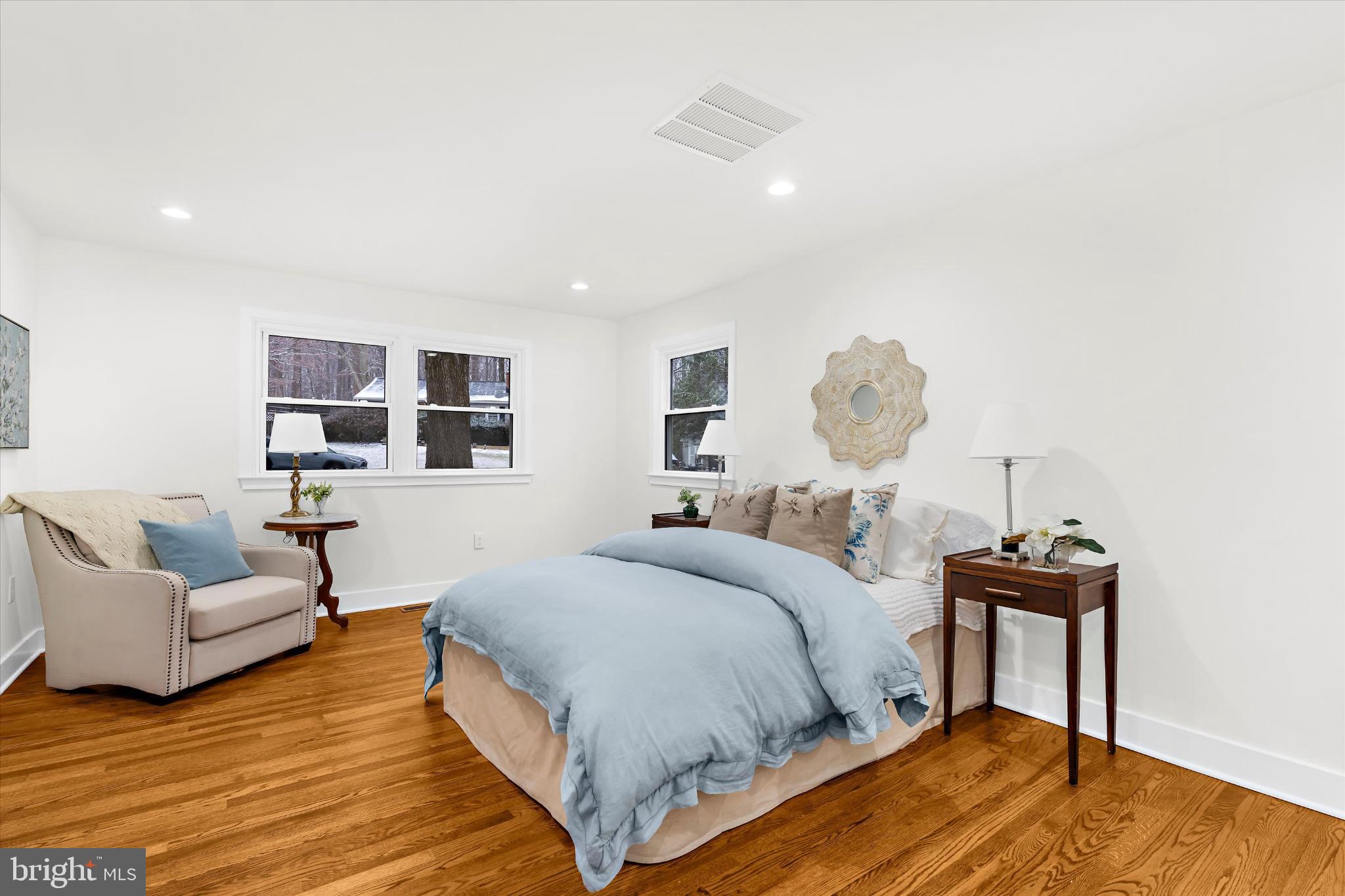 901 DOGWOOD HILL COURT