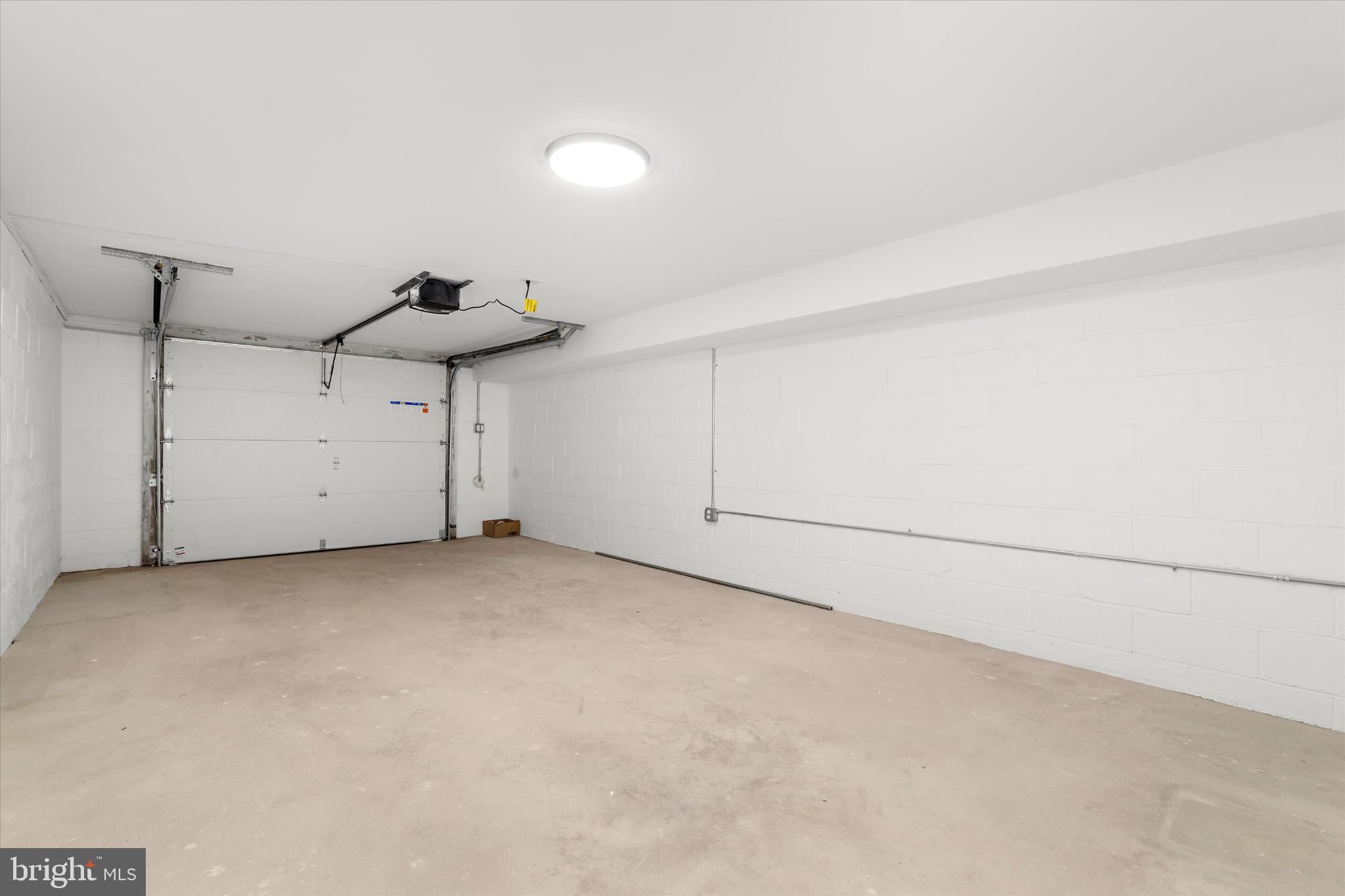 901 DOGWOOD HILL COURT