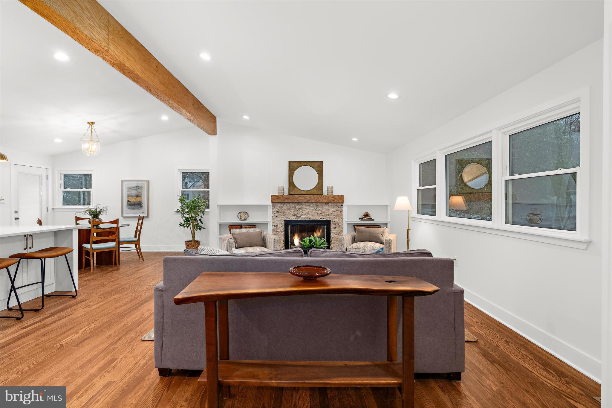 901 DOGWOOD HILL COURT
