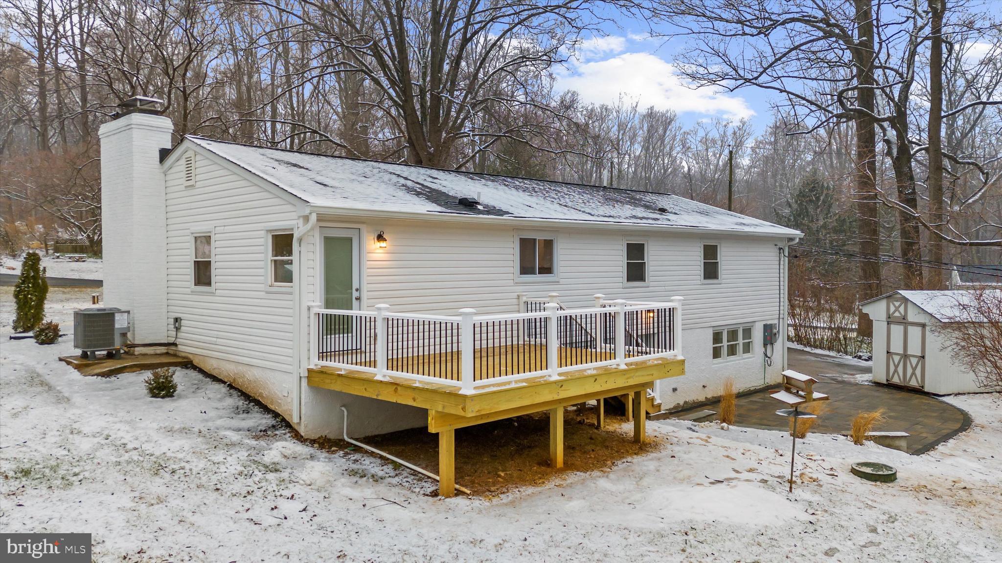 901 DOGWOOD HILL COURT