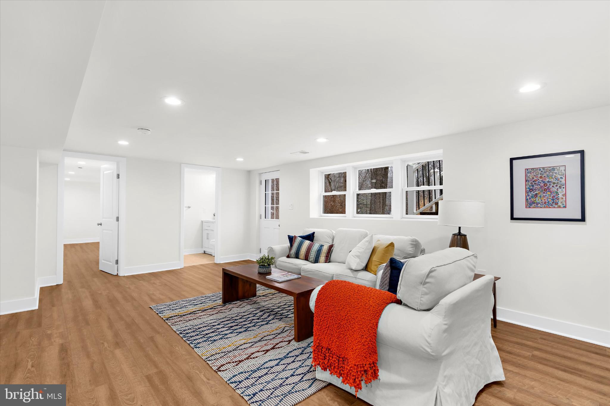 901 DOGWOOD HILL COURT