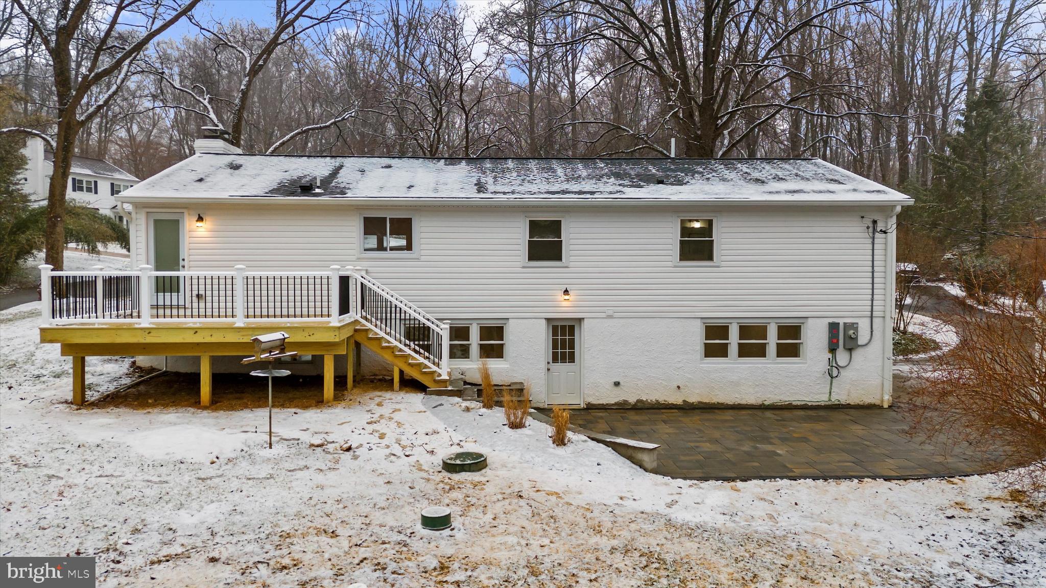901 DOGWOOD HILL COURT