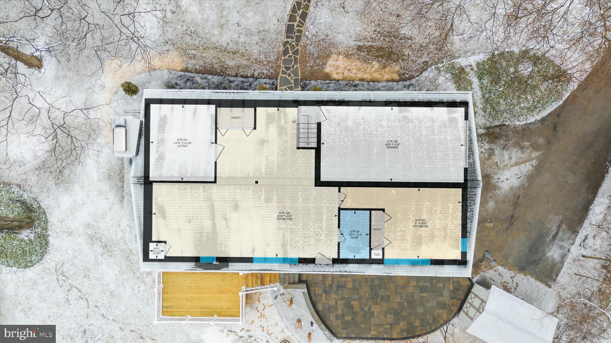 901 DOGWOOD HILL COURT