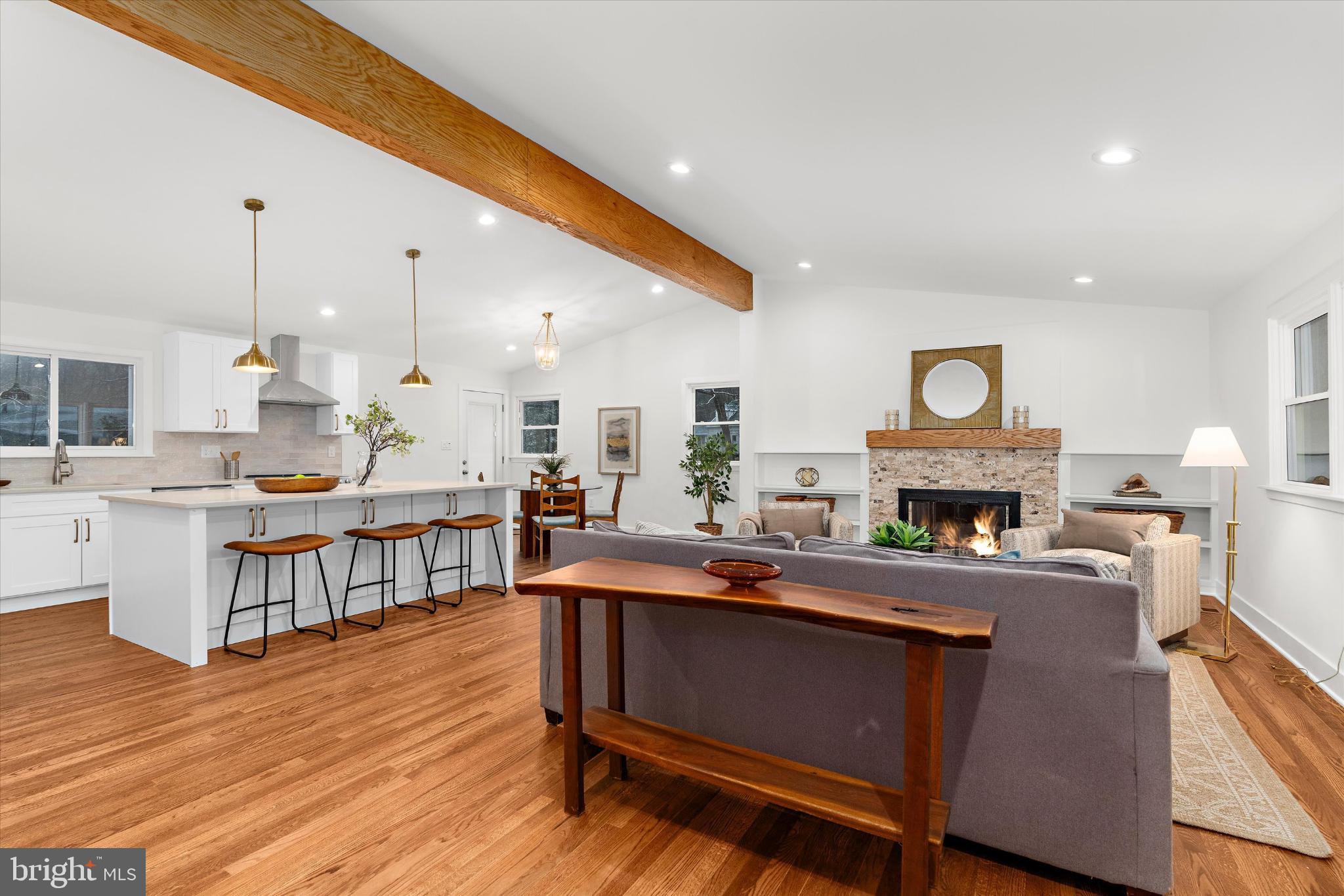 901 DOGWOOD HILL COURT