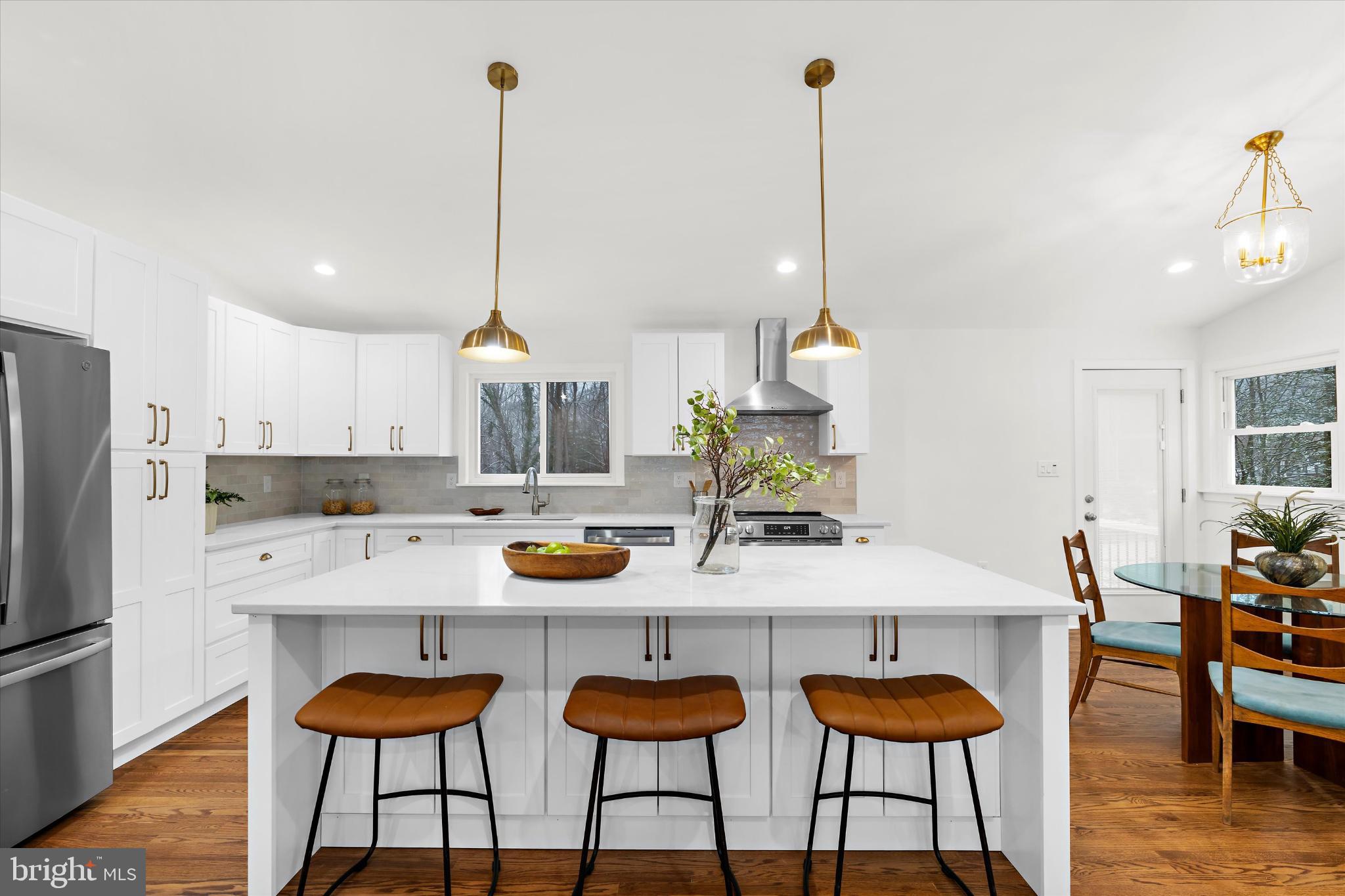901 DOGWOOD HILL COURT