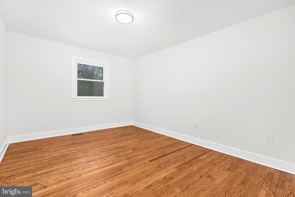901 DOGWOOD HILL COURT