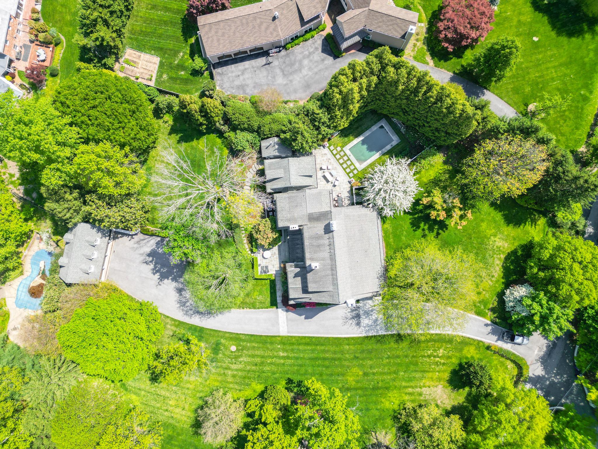 922 ROLANDVUE ROAD