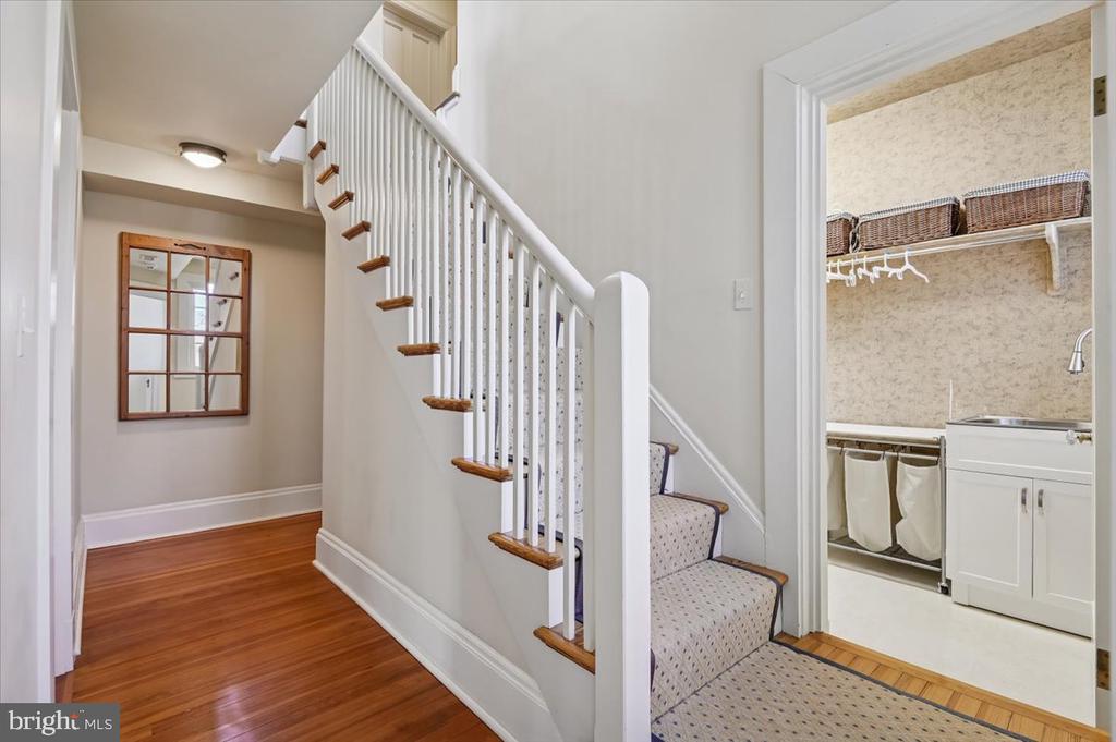 922 ROLANDVUE ROAD