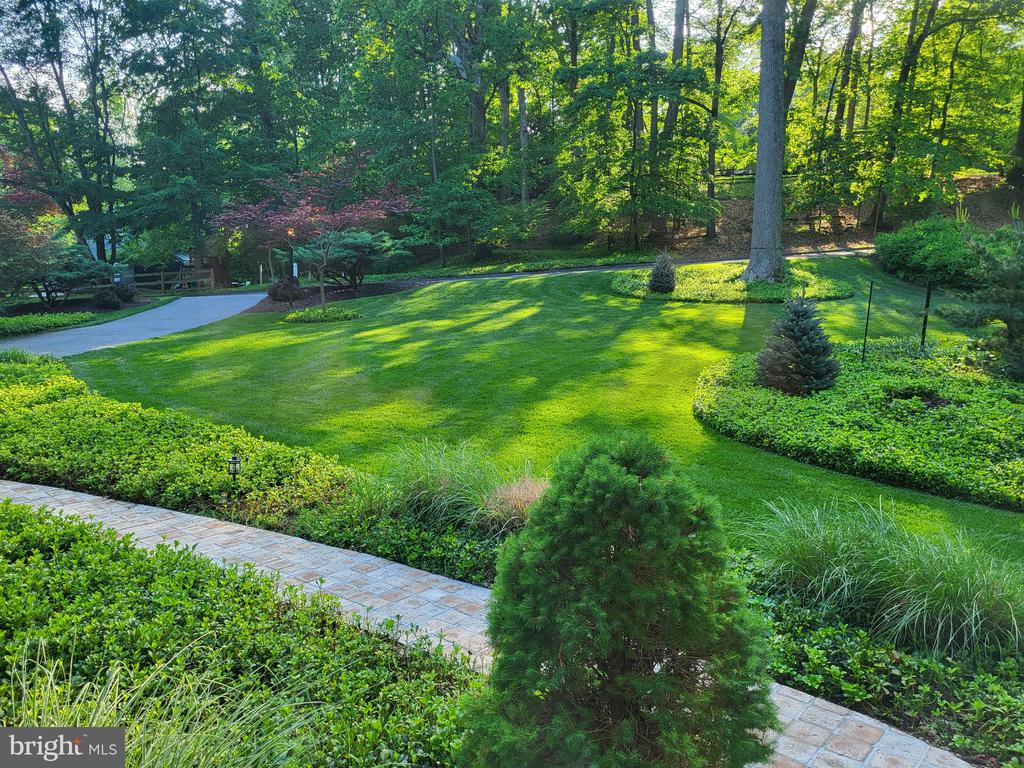 1403 ELLENGLEN ROAD