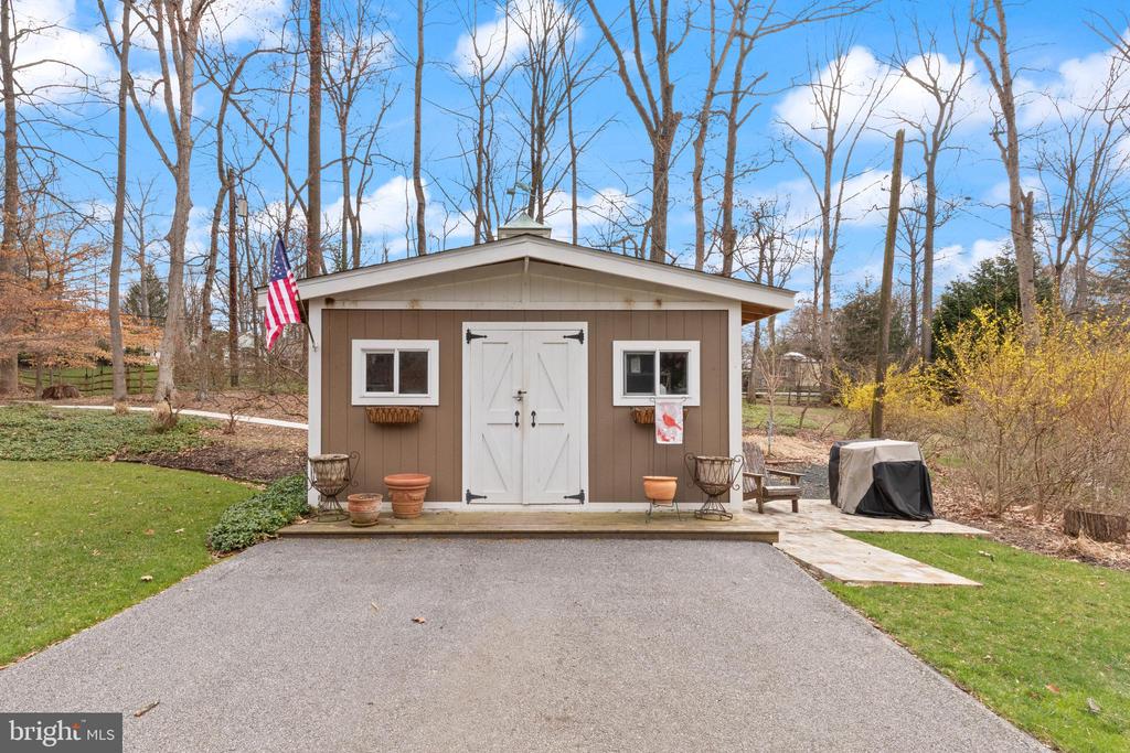 1403 ELLENGLEN ROAD
