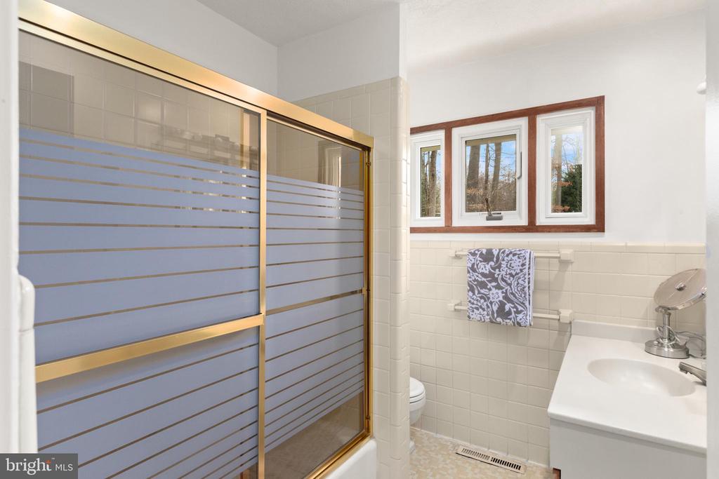 1403 ELLENGLEN ROAD