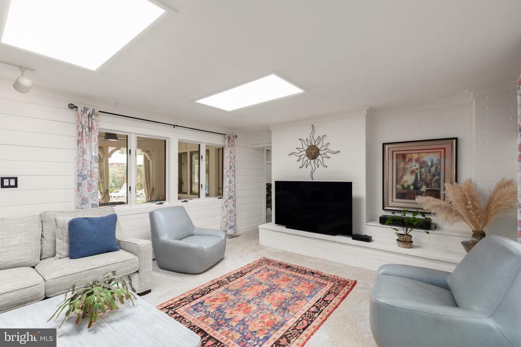 1403 ELLENGLEN ROAD