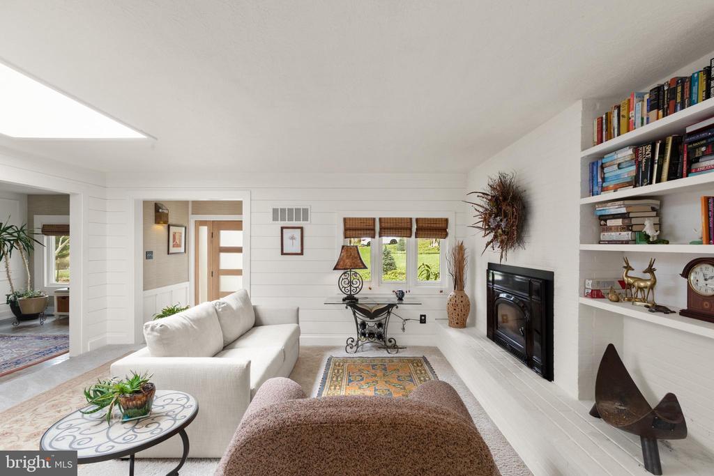 1403 ELLENGLEN ROAD