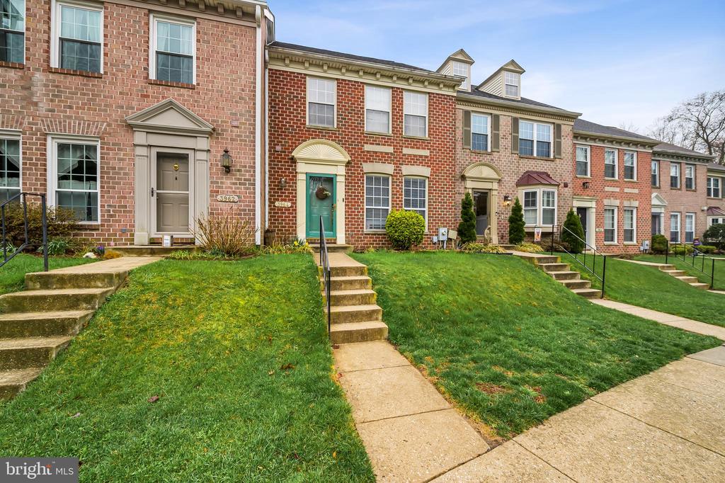 3964 FOREST VALLEY