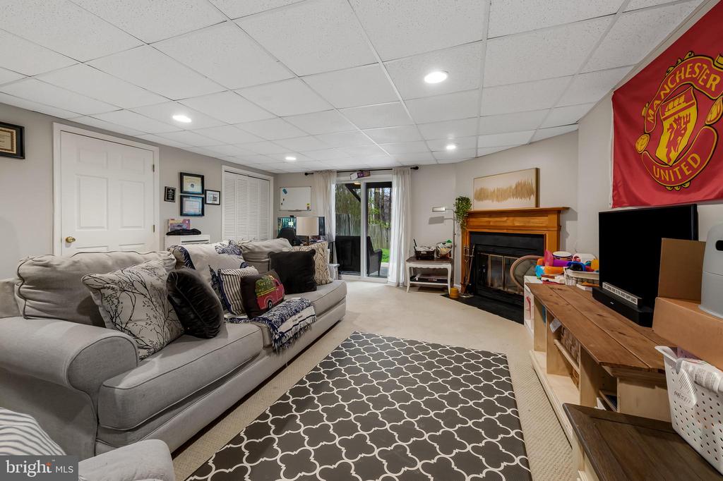 3964 FOREST VALLEY