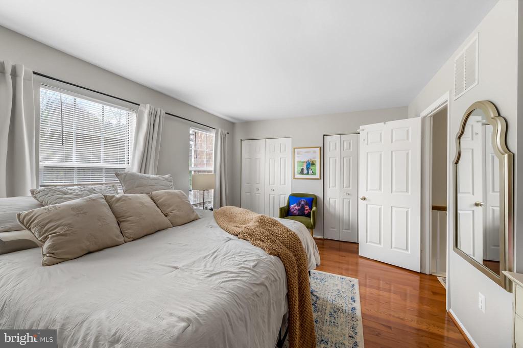 3964 FOREST VALLEY