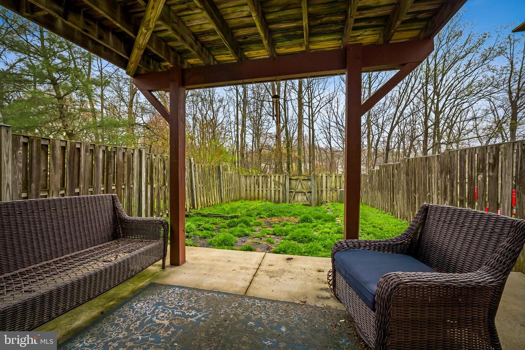 3964 FOREST VALLEY