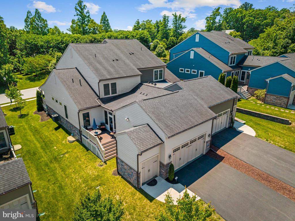 6914 SUMMIT CIRCLE