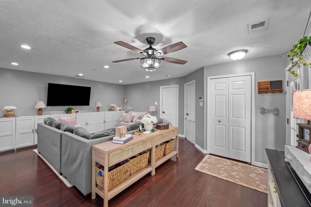 4713 SHELLBARK ROAD 4713