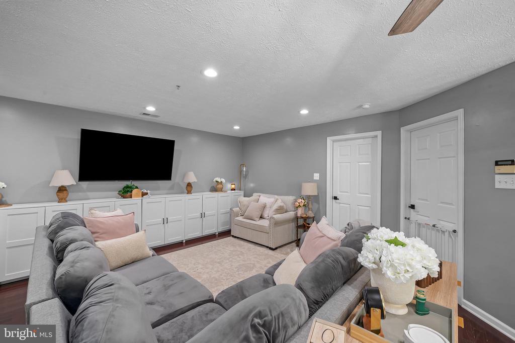 4713 SHELLBARK ROAD 4713