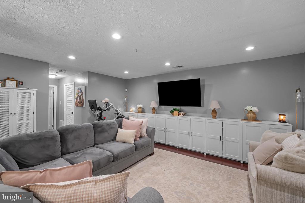 4713 SHELLBARK ROAD 4713