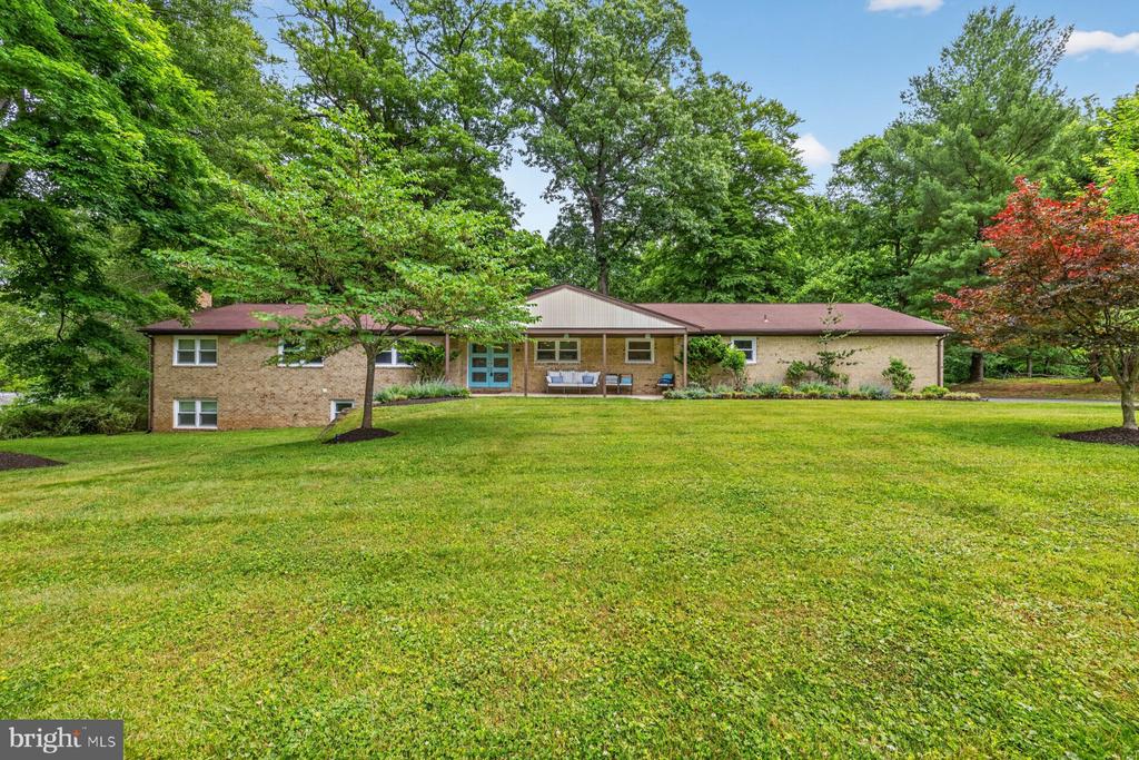 115 SWANHILL COURT