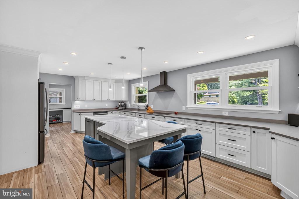 115 SWANHILL COURT