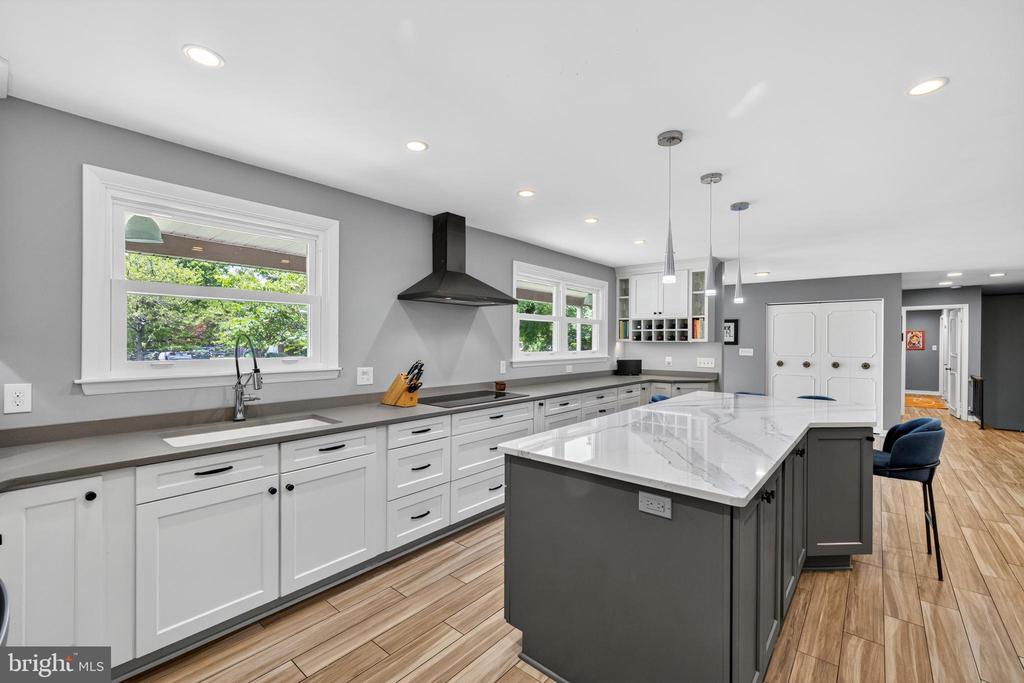 115 SWANHILL COURT