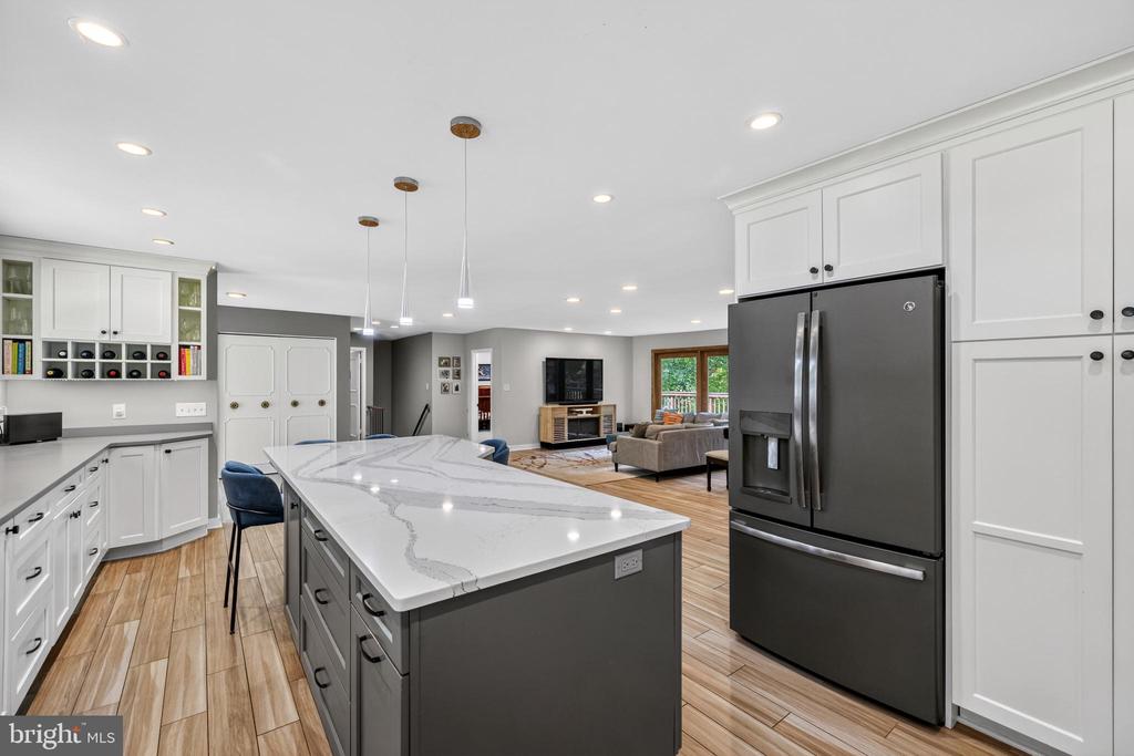 115 SWANHILL COURT