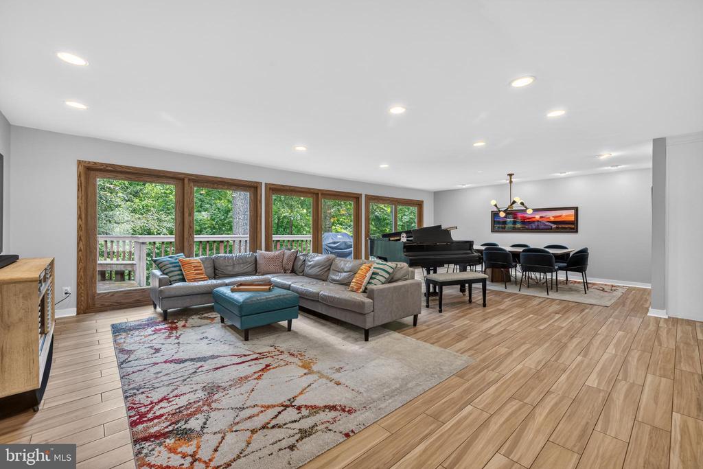 115 SWANHILL COURT