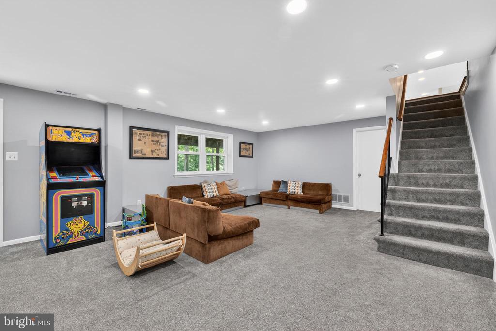 115 SWANHILL COURT
