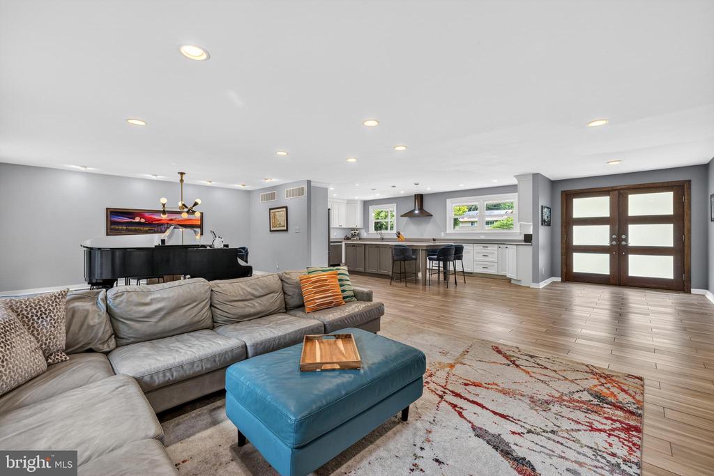 115 SWANHILL COURT