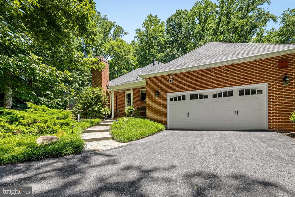 4 BRICKFORD LANE
