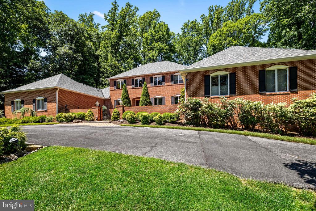4 BRICKFORD LANE